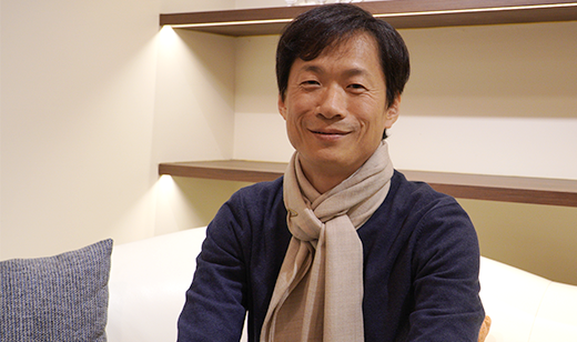 글쓰는 전문가들 : 짝퉁과 싸우는 변리사 | 위조상품, 그 현장을 기록한 변리사